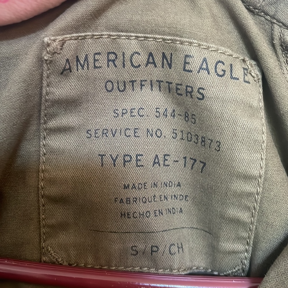 AMERICAN EAGLE OUTFITTERS WOMENS ARMY GREEN OUTDOOR JACKET HOOD - Picture 8 of 8